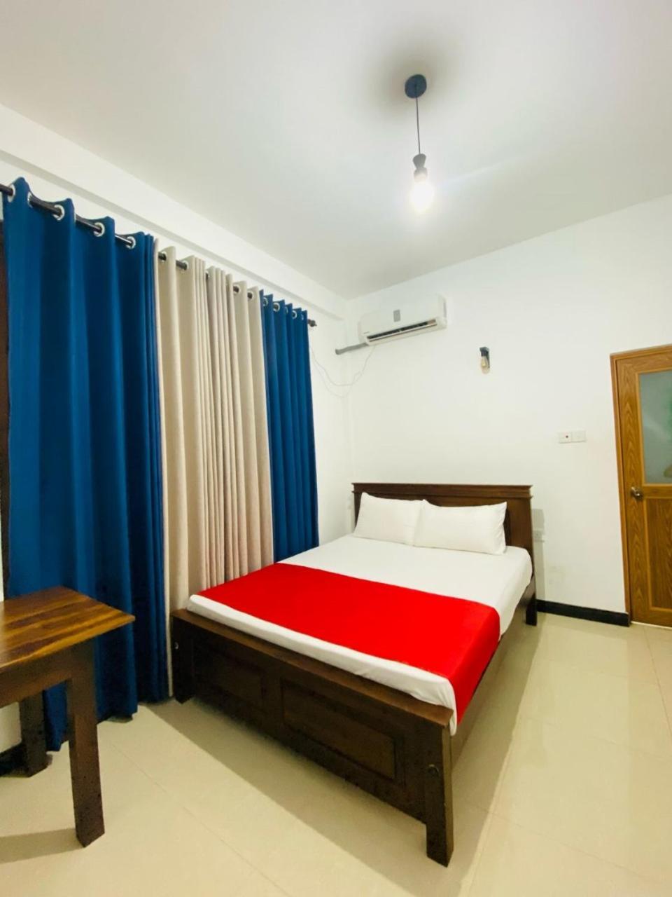 Silverline Guest House أنرادابورام الغرفة الصورة