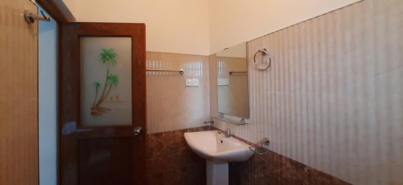 Silverline Guest House أنرادابورام الغرفة الصورة