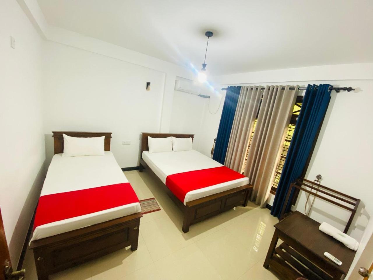 Silverline Guest House أنرادابورام الغرفة الصورة