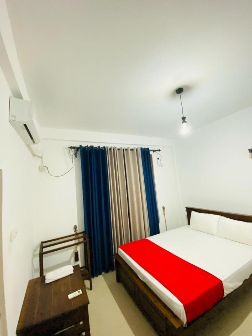 Silverline Guest House أنرادابورام الغرفة الصورة