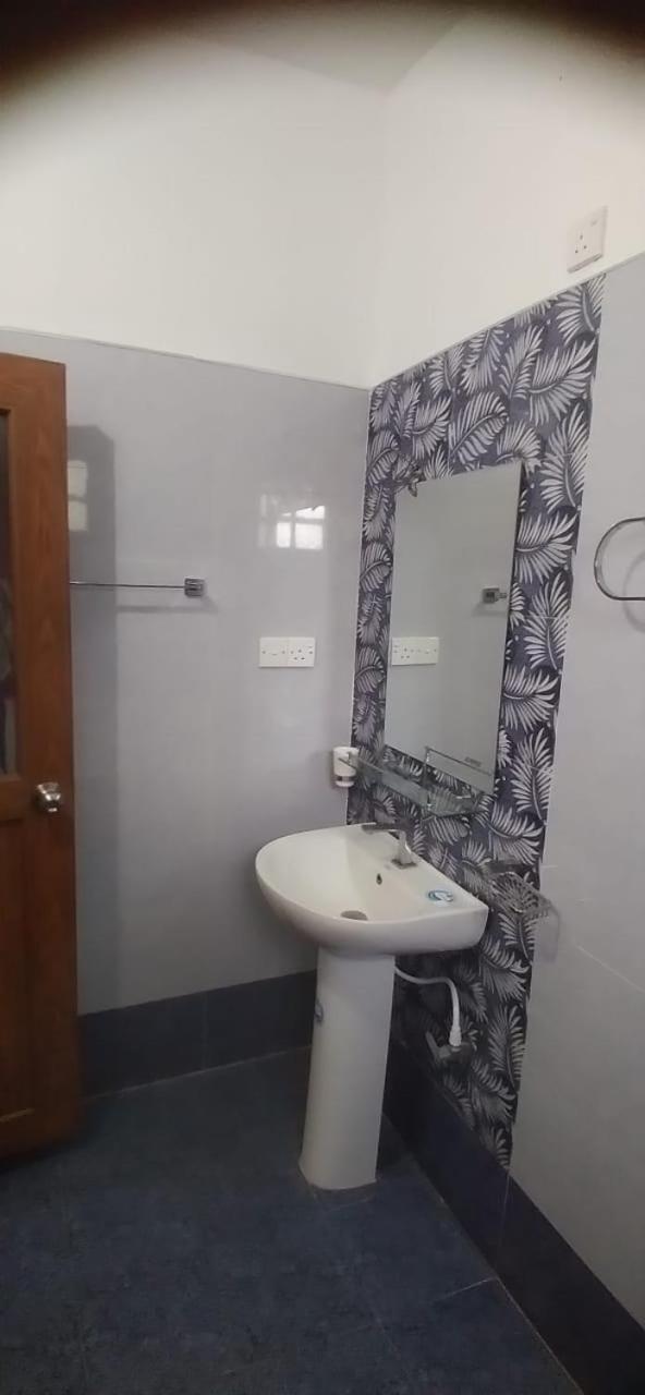 Silverline Guest House أنرادابورام المظهر الخارجي الصورة